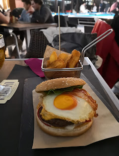 Burger con Uovo